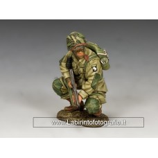 DD286 US Paratroopers Crouching Tommy Gunner (101st)