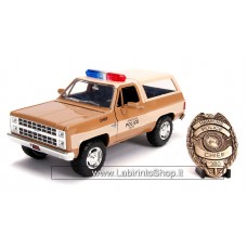 Jada 1/24 - Hollywood Rides - Hopper's Chevy Blazer With Police Badge