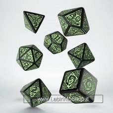 Q workshop Celtic 3D Revised Black & green Dice Set (7)