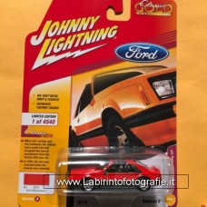 Johnny Lightning - Classic Gold - 1982 Ford Mustang GT - Brite Bittersweet