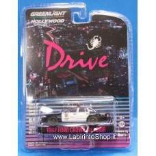 Greenlight - 1/64 Hollywood Drive 1992 Ford Crown Victoria