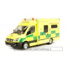 Oxford N-Gauge Mercedes Ambulance London