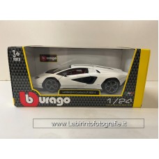 Bburago Lamborghini Countach LPI 800-4 1:24 