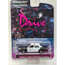 Greenlight - 1/64 - Hollywood - Drive - 2001 Ford Crown Victoria Police Interceptor