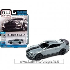 Auto World - Modern Muscle - 1/64 - 2021 Shelby GT-500 Carbon Fiber Track Pack Silver