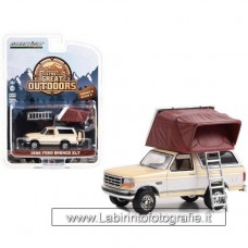 Greenlight - 1/64 - The Great Outdoors - 1996 Ford Bronco XLT