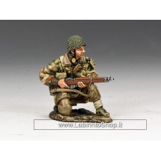 MG040P Kneeling w/ Rifle