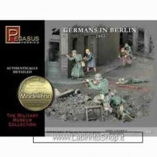 Pegasus Hobbies - German in Berlin 1945 - 1:72