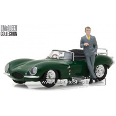 Greenlight 1:43 1957 Jaguar XKSS with Steve Mcqueen Figure Steve Mcqueen Collection 1930-80 (Limited Edition)