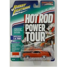 Johnny Lightning - Hot Rod Power Tour - Muscle Cars USA - 1970 Dodge Dart Swinger (Diecast Car)