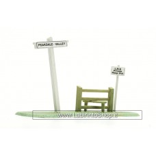 Dapol Kitmaster - C078 Signpost And Stile 00/HO