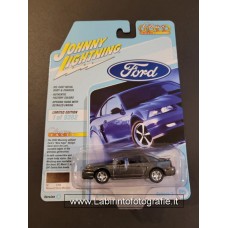Johnny Lightning Classic Gold 2003 Ford Mustang