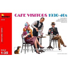 Miniart 1/35 Cafe Visitors 1930-40s