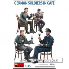 Miniart 1/35 German Soldiers in Cafe