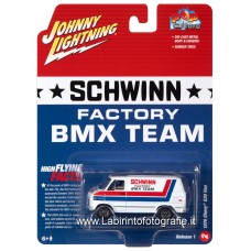 Johnny Lightning - Pop Culture - Schwinn Factory BMX Team 1976 Chevy G20 Van