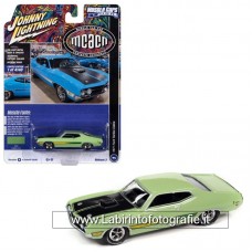 Johnny Lightning - Muscle Car U.S.A. 1971 Ford Torino Cobra Green