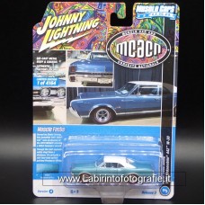 Johnny Lightning - Muscle Car U.S.A. 1967 Oldsmobile 442 W-30 Aquamarine Poly