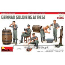 Miniart 1/35 German Soldiers At Rest